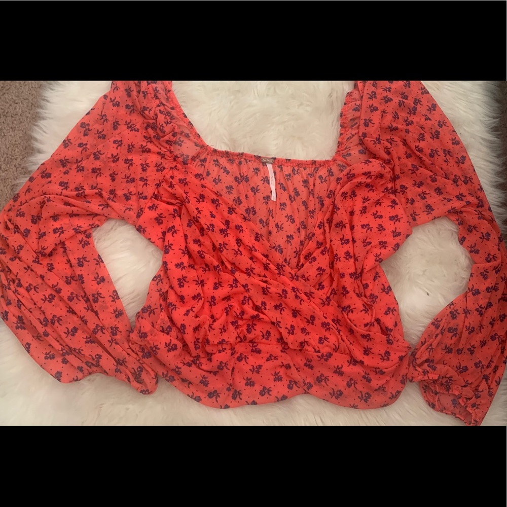 Free people cute top!